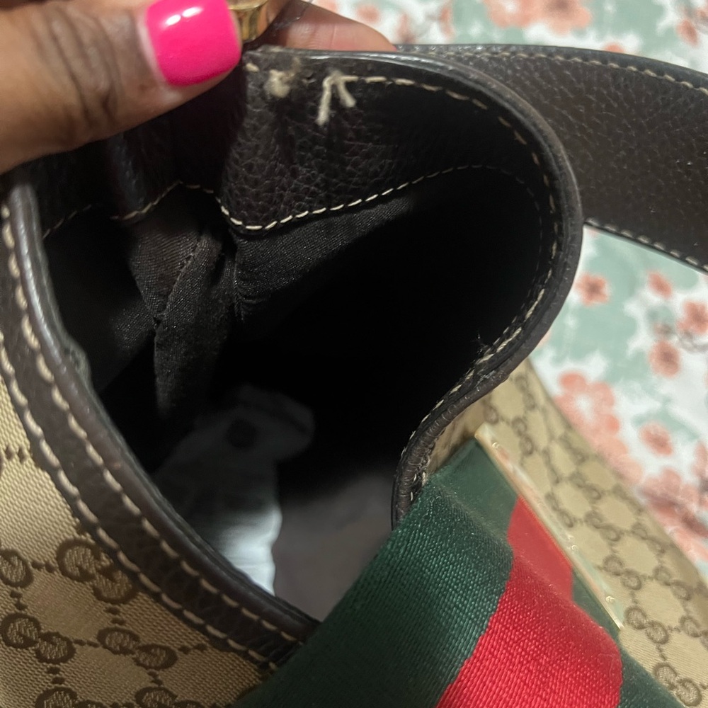 Large Gucci bag! Bag is in great condition with minor flaws. - Picture 7 of 7